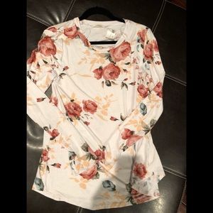 Floral top bnwt size large